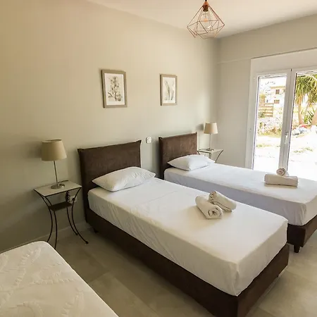 Pensión Amera - Troumpas Family 4*
