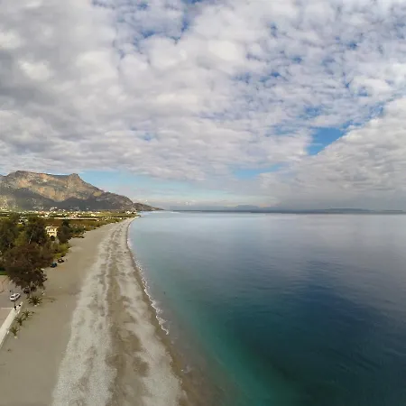 Amera - Troumpas Family 4* Leonídion