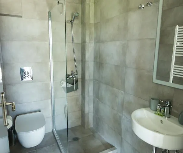 بيت ضيافة Amera - Troumpas Family 4*