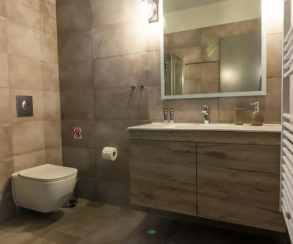 بيت ضيافة Amera - Troumpas Family 4*