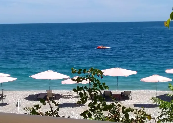 بيت ضيافة Amera - Troumpas Family 4*