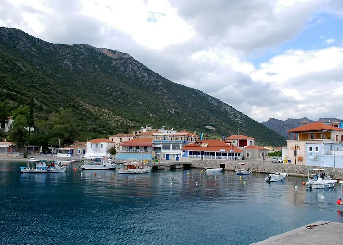 بيت ضيافة Amera - Troumpas Family 4*