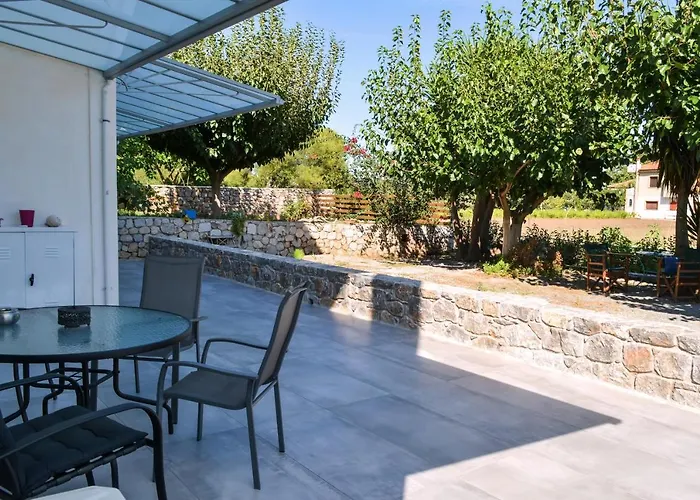 Amera - Troumpas Family 4*